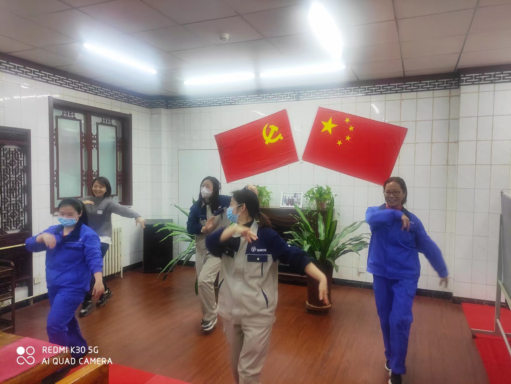質(zhì)量部5人舞.jpg
